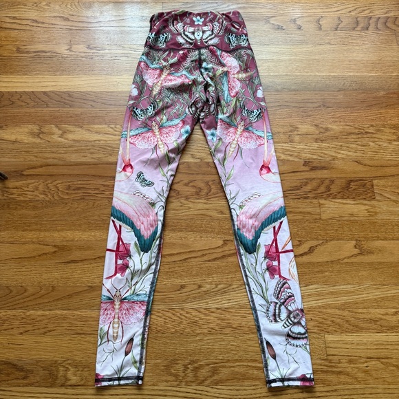Yoga Democracy pretty in pink butterfly eco friendly leggings XS - Picture 4 of 9